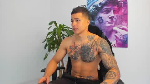 Snapshot of andrewmaterazzi chatting on March 7, 3:39 pm andrewmaterazzi online show from March 7, 3:39 pm