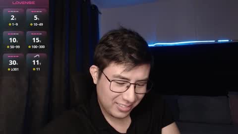 andrewmhilton_ online show from November 28, 7:33 am