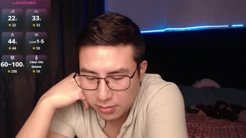 andrewmhilton_ online show from December 21, 6:20 am