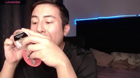 andrewmhilton_ online show from January 11, 6:40 am