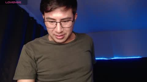 Snapshot of andrewmhilton_ chatting on July 1, 6:48 am andrewmhilton_ online show from July 1, 6:48 am