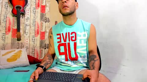 Snapshot of andrey_u92 chatting on December 14, 4:31 pm online show from December 14, 4:31 pm