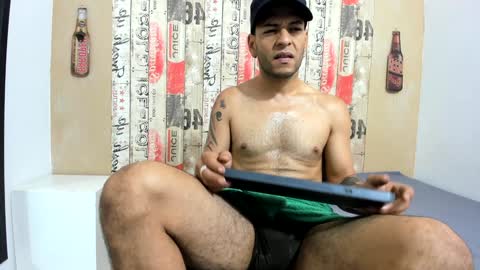 Snapshot of andrey_u92 chatting on January 4, 12:05 pm online show from January 4, 12:05 pm