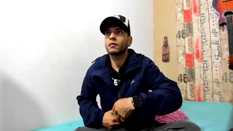 Snapshot of andrey_u92 chatting on January 7, 11:37 am online show from January 7, 11:37 am