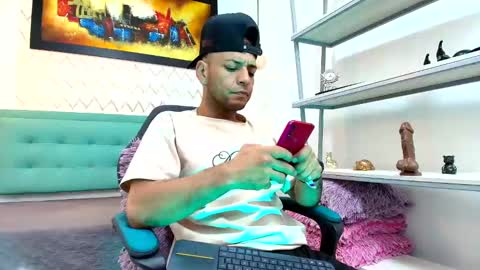 Snapshot of andrey_u92 chatting on January 26, 10:46 pm online show from January 26, 10:46 pm