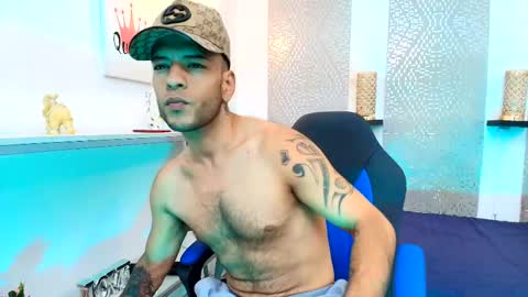 Snapshot of andrey_u92 chatting on February 9, 7:30 pm online show from February 9, 7:30 pm
