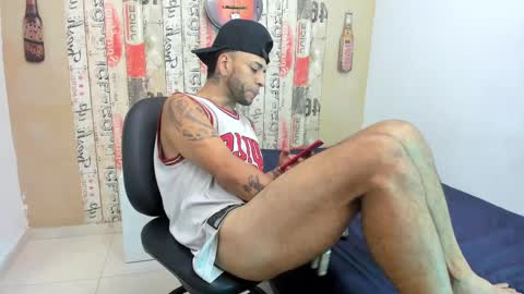 Snapshot of andrey_u92 chatting on February 15, 11:14 pm online show from February 15, 11:14 pm