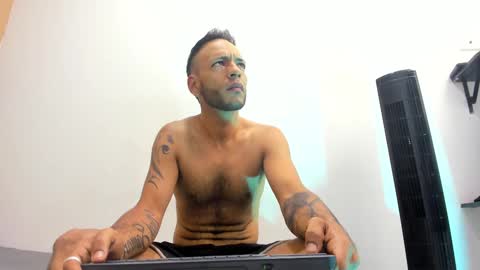 Snapshot of andrey_u92 chatting on February 16, 1:27 pm online show from February 16, 1:27 pm