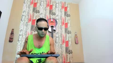 Snapshot of andrey_u92 chatting on February 19, 12:25 am online show from February 19, 12:25 am