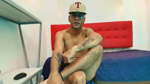 Snapshot of andrey_u92 chatting on September 11, 7:47 pm online show from September 11, 7:47 pm
