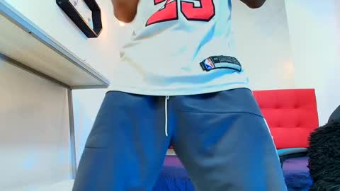 Snapshot of andrey_u92 chatting on September 16, 8:21 pm online show from September 16, 8:21 pm