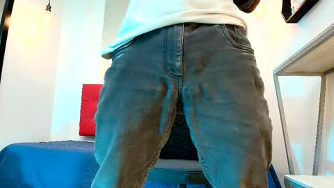 Snapshot of andrey_u92 chatting on October 8, 8:39 pm online show from October 8, 8:39 pm