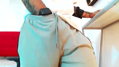   online show from November 19, 8:42 pm