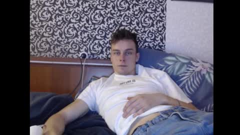 Snapshot of andrian_sweety chatting on December 19, 3:19 pm andrian_sweety online show from December 19, 3:19 pm