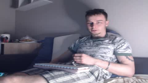 Snapshot of andrian_sweety chatting on March 31, 8:20 pm andrian_sweety online show from March 31, 8:20 pm