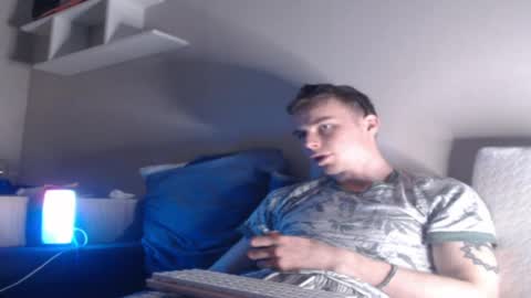 Snapshot of andrian_sweety chatting on April 4, 7:22 pm andrian_sweety online show from April 4, 7:22 pm