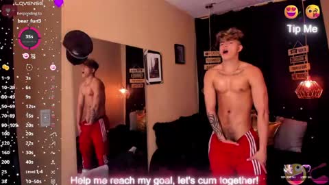 Snapshot of andrius_24 chatting on May 29, 9:13 pm online show from May 29, 9:13 pm