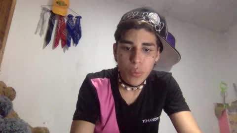 andryt31135 online show from May 18, 4:29 am