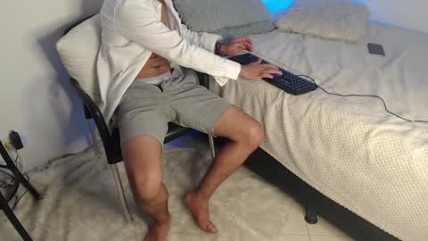 Snapshot of andy_0018 chatting on December 3, 9:34 pm Andy online show from December 3, 9:34 pm