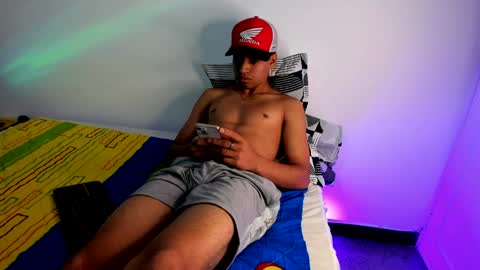 Snapshot of andy_0018 chatting on January 19, 11:23 am Andy online show from January 19, 11:23 am