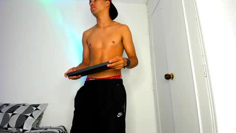 Snapshot of andy_0018 chatting on January 25, 8:21 am Andy online show from January 25, 8:21 am