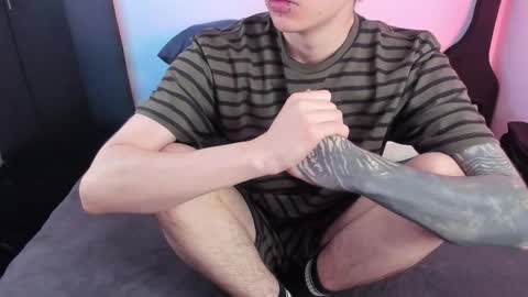 Snapshot of andy_bankai chatting on December 5, 5:20 pm twx Andy twink3 online show from December 5, 5:20 pm