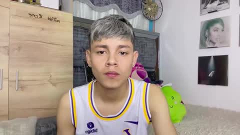 Andy online show from November 19, 4:18 pm