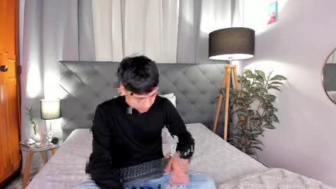 Andy online show from April 4, 11:24 pm