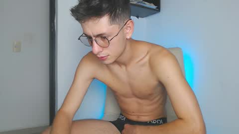 andy_collins__ online show from October 27, 6:45 pm