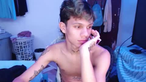 andy_dan1 online show from May 3, 5:24 am