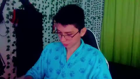 Snapshot of andy_gray01 chatting on October 20, 12:16 pm Andy Gray online show from October 20, 12:16 pm