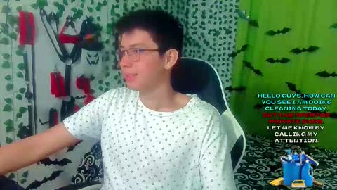 Snapshot of andy_gray01 chatting on November 8, 11:43 am Andy Gray online show from November 8, 11:43 am