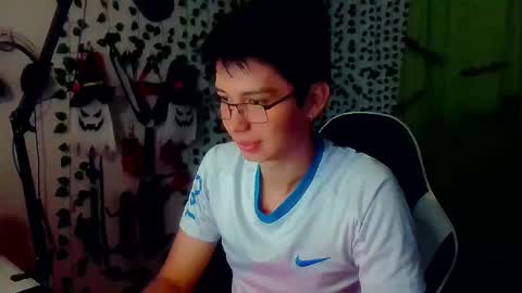 Snapshot of andy_gray01 chatting on November 17, 10:54 am Andy Gray online show from November 17, 10:54 am