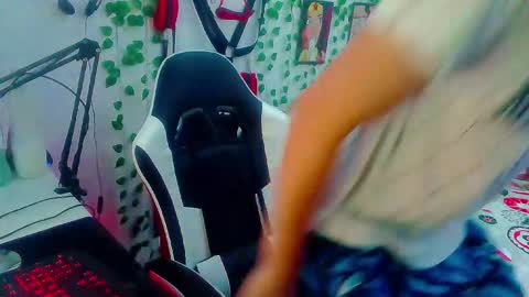 Snapshot of andy_gray01 chatting on February 3, 10:42 am Andy Gray online show from February 3, 10:42 am