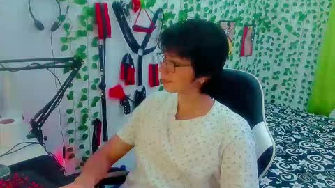 Snapshot of andy_gray01 chatting on February 26, 11:09 am Andy Gray online show from February 26, 11:09 am