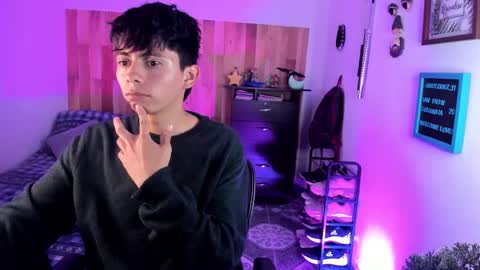 andy_guez_11 online show from December 2, 3:58 pm