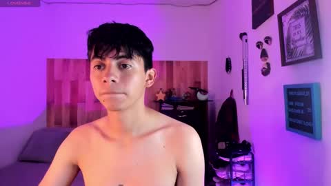 andy_guez_11 online show from December 4, 1:20 pm