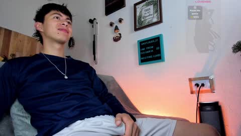 andy_guez_11 online show from December 13, 9:57 am