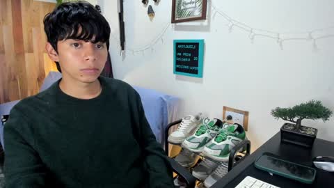 andy_guez_11 online show from February 4, 12:55 pm