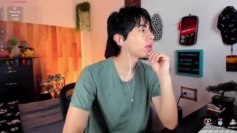 andy_guez_11 online show from February 26, 1:19 pm