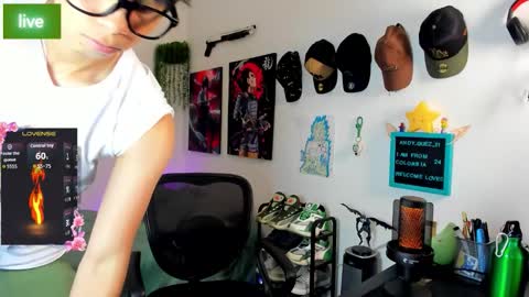 andy_guez_11 online show from September 22, 10:06 am