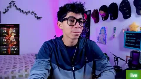 andy_guez_11 online show from November 8, 10:15 am