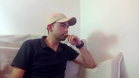 andy_magic_ online show from October 14, 8:31 pm