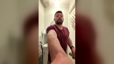 Snapshot of andyb2515937866 chatting on May 24, 11:10 pm andyb2515937866 online show from May 24, 11:10 pm