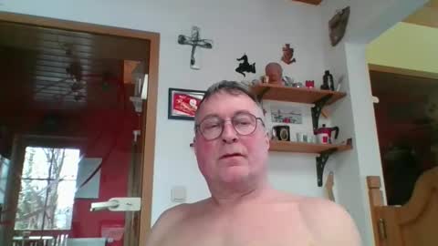 Snapshot of andybayern chatting on February 20, 12:05 pm andybayern online show from February 20, 12:05 pm