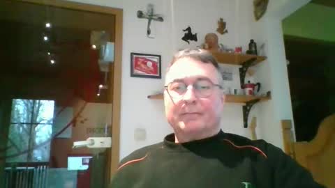 Snapshot of andybayern chatting on February 21, 9:10 am andybayern online show from February 21, 9:10 am