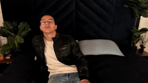 Snapshot of andyjoy_ chatting on October 8, 11:08 am Andy Joy online show from October 8, 11:08 am