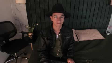 Snapshot of andyjoy_ chatting on October 13, 11:10 am Andy Joy online show from October 13, 11:10 am