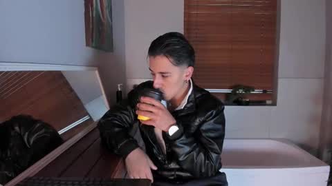 Snapshot of andyjoy_ chatting on October 31, 11:55 am Andy Joy online show from October 31, 11:55 am