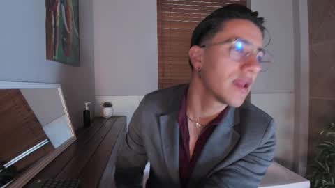 Snapshot of andyjoy_ chatting on November 2, 11:34 am Andy Joy online show from November 2, 11:34 am